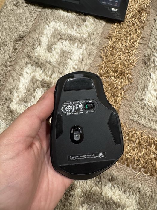 Mouse wireless Trust Ozaa, ergonomic, dual scroll, reincarcabil, Negru