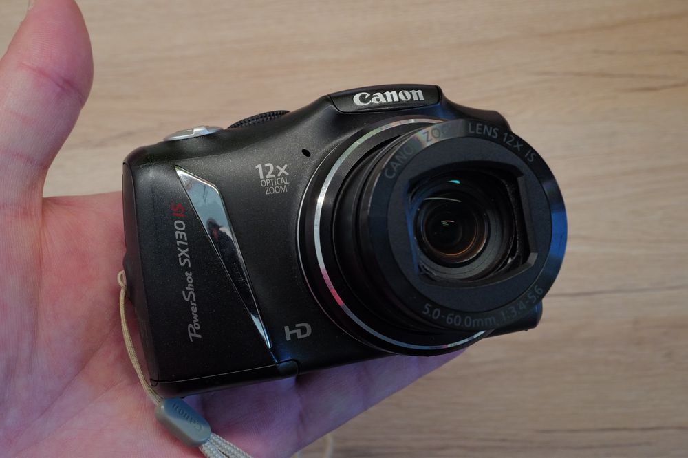 Aparat foto Canon Powershot SX130 IS digital impecabil baterii AA ITP