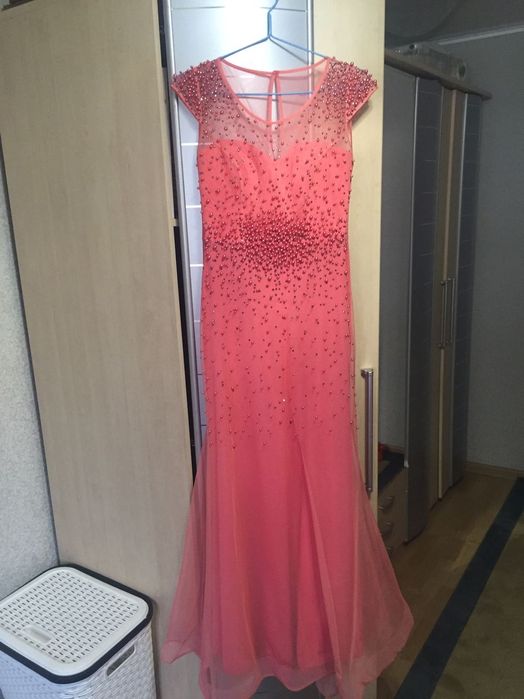 Шикарное вечернее платье, 42 размер