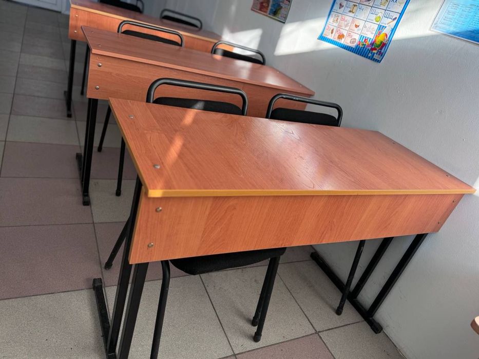Школьные парты и стулья по 5000тг