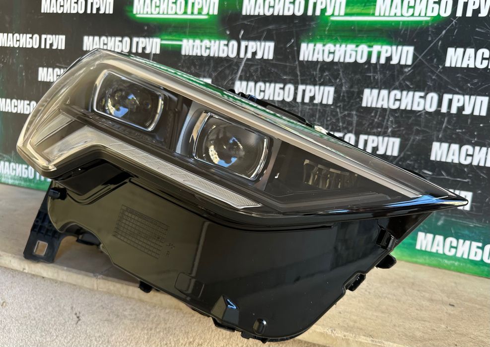 Фар far десен Matrix фарове Black Line за Ауди Кю3 Audi Q3 SQ3 RSQ3