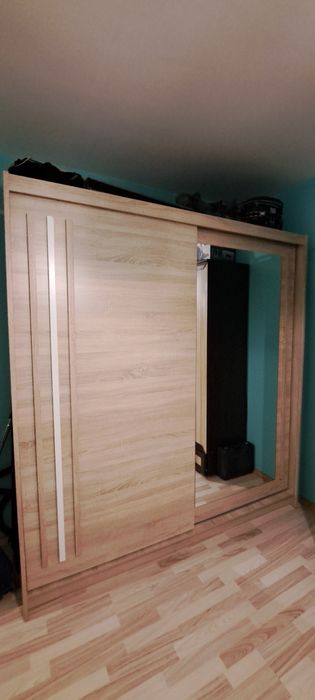 Dulap cu usi glisante