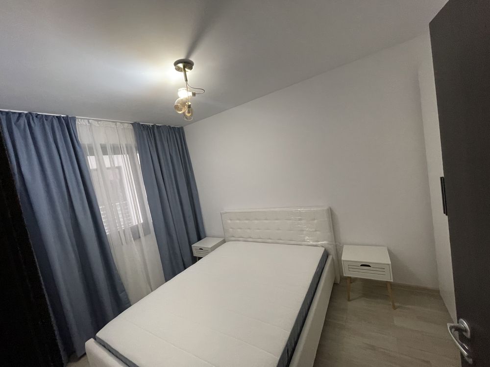 Închiriez apartament 3 camere