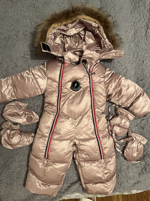 Продам зимний комбинезон ,в отличном состоянии размер 86
