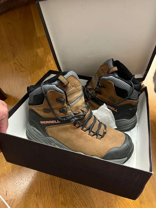 Продам ботинки для гор