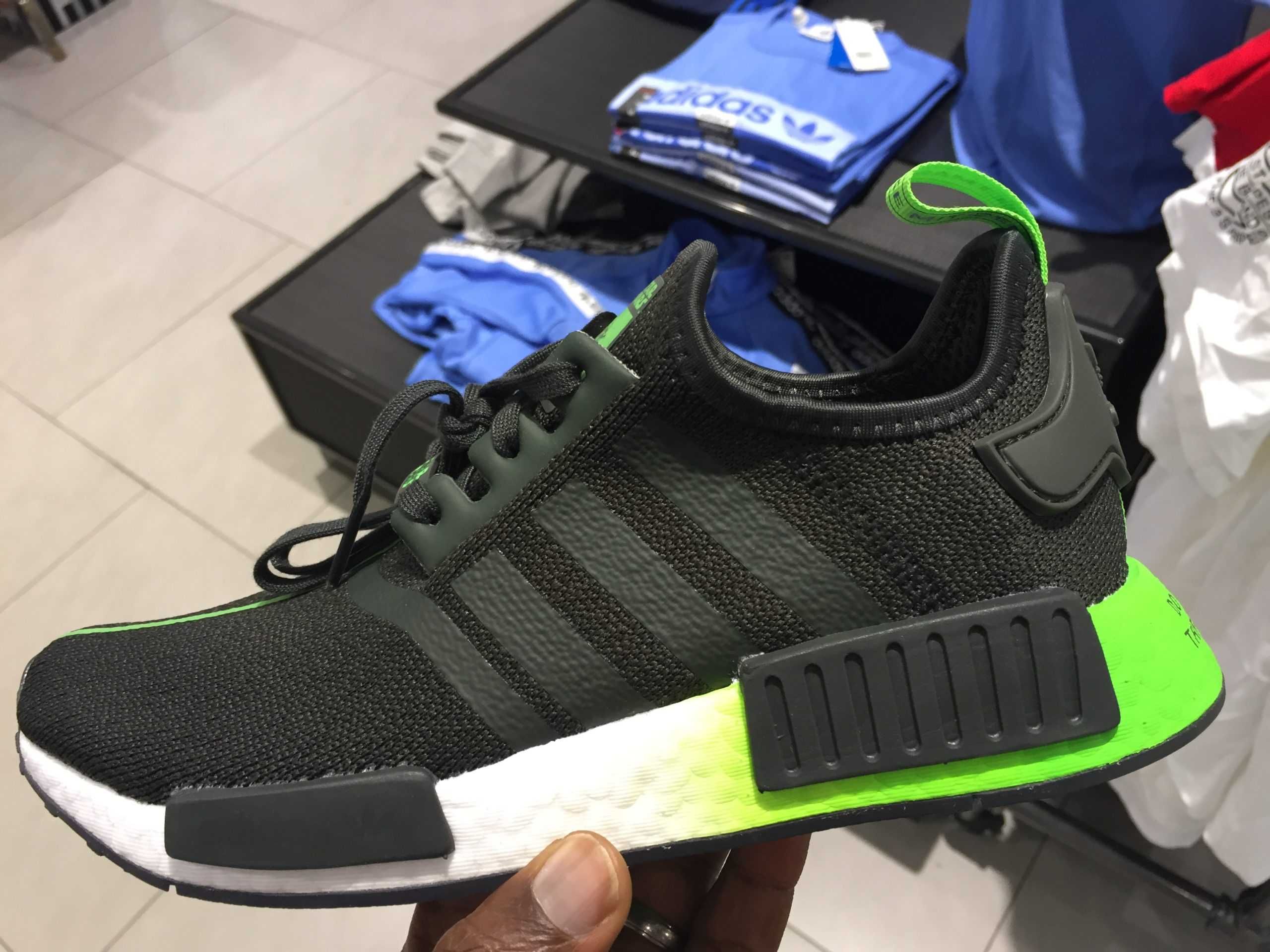 Оригинални дамски маратонки *ADIDAS NMD_R1 Star Wars YODA * EU 39 1/3