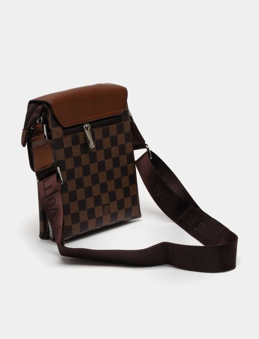 Мужская сумка Louis Vuitton
Качественная и удобная модель.