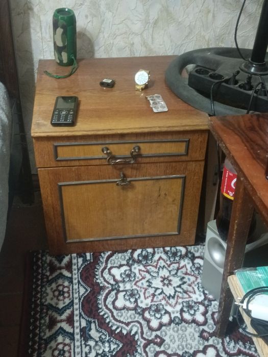 Продам тумбочка с ящиком