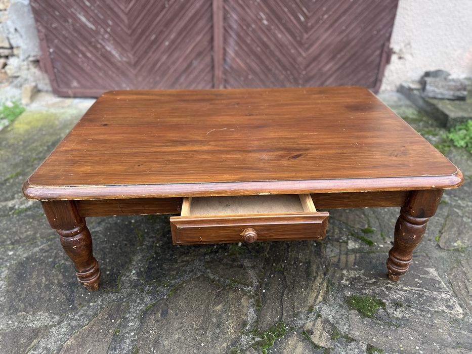 Масивна холна маса с чекмедже