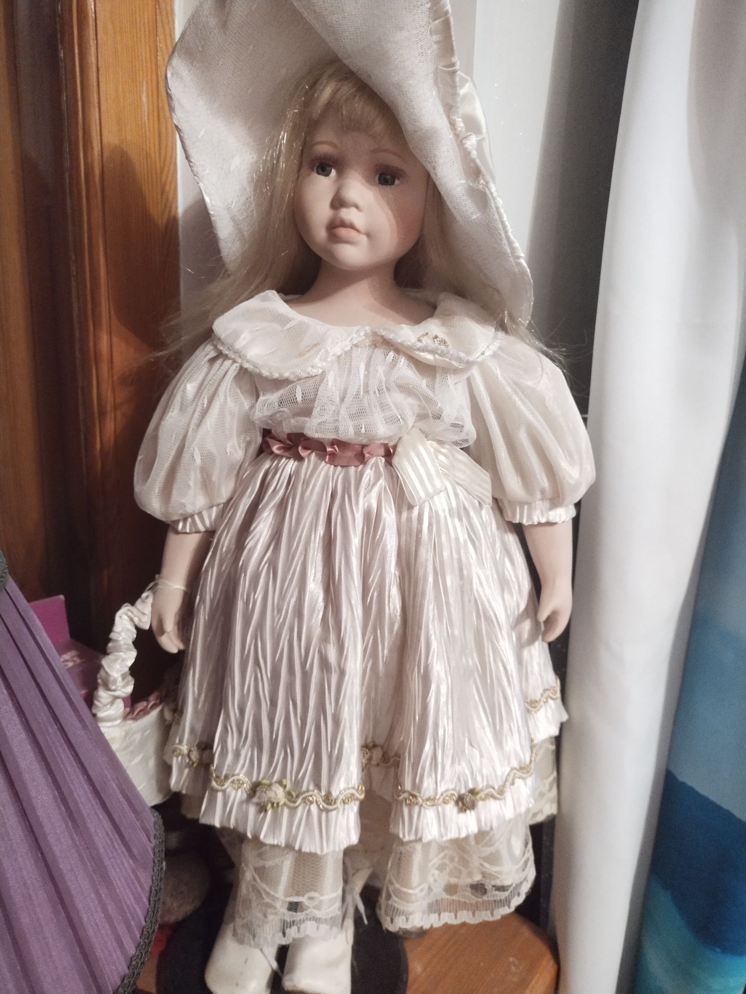 Продам фарфоровую куклу Пр-во Германия