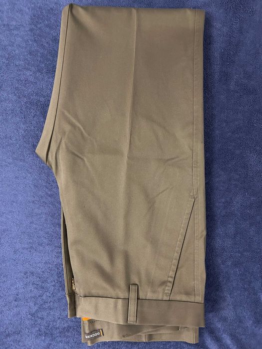 Pantaloni de costum