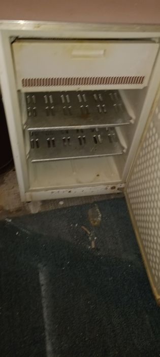 Congelator mic stare buna de funcționare  îngheață bine .