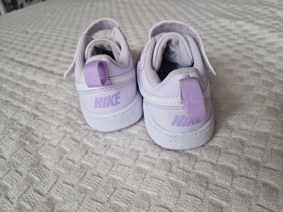 Adidasi Nike Fete lila