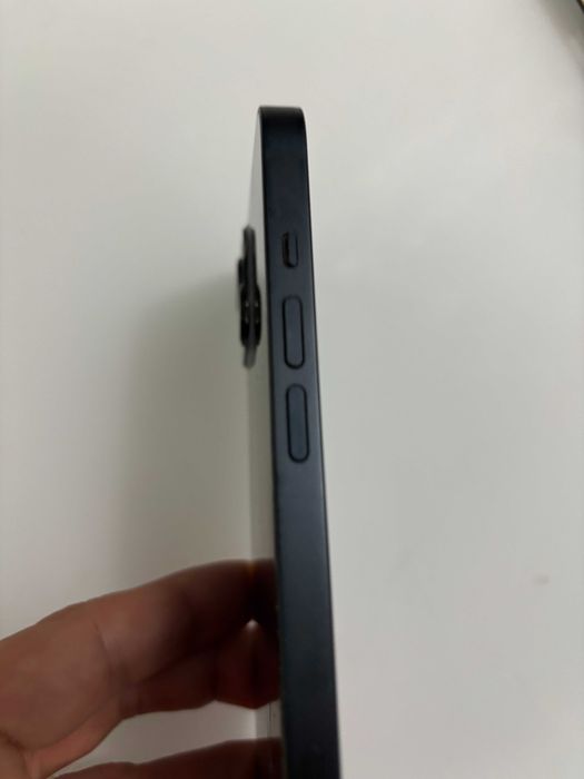 iPhone 13 stare foarte buna, ecran perfect, fara componente schimbate