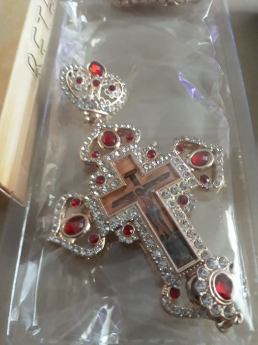 vand cruce pectorala