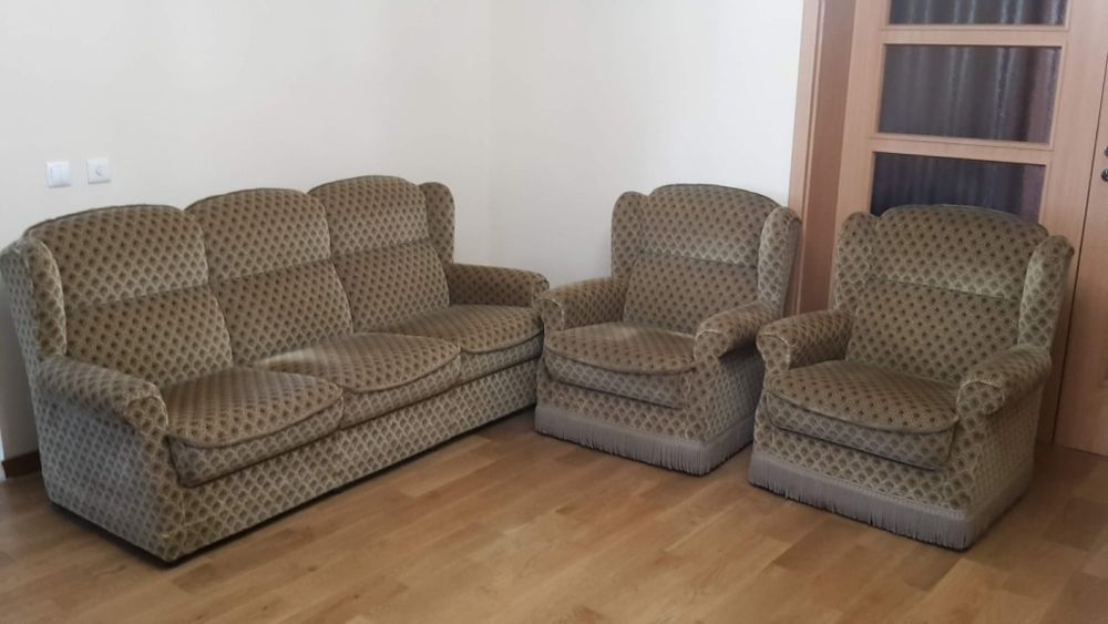 Vând canapea cu 2 fotolii