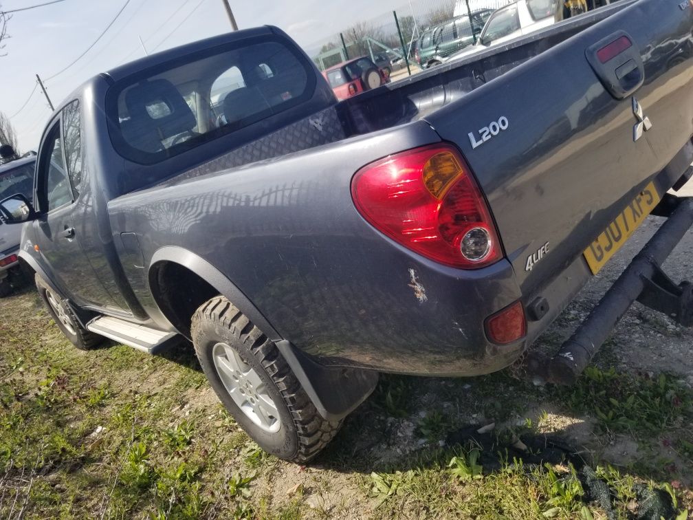 Mitsubishi L200 2.5 на части