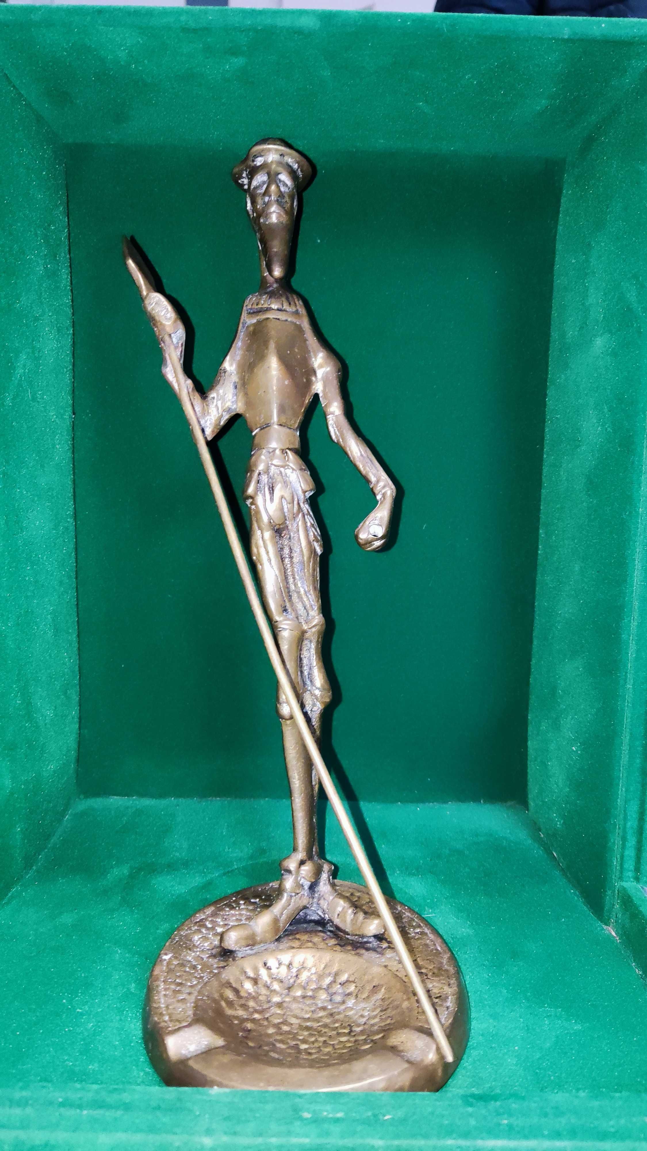 Statueta veche din bronz masiv