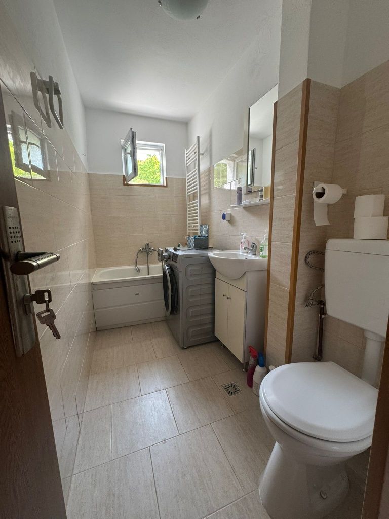Vând apartament 2 camere semidecomandat
