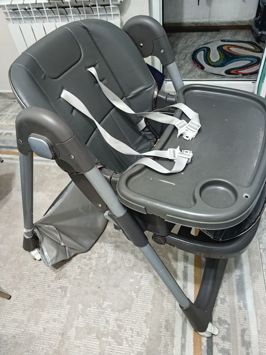 Детский столик для еды пользовались мало