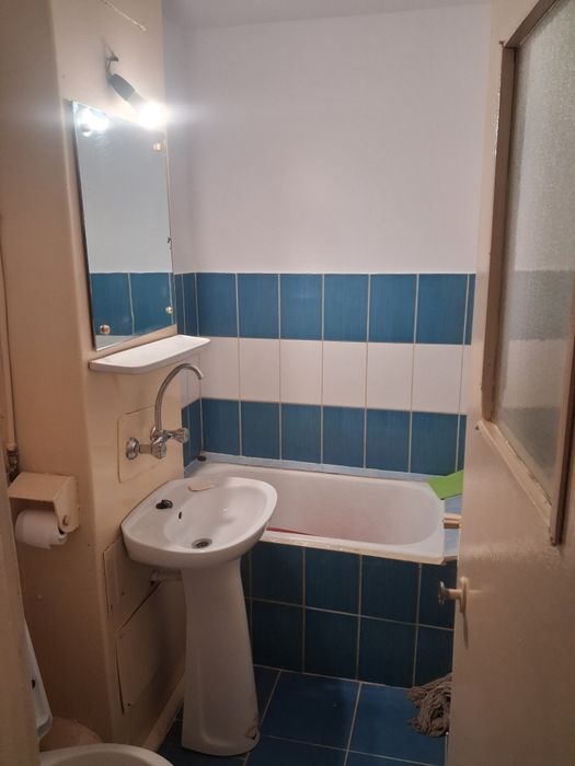 Închiriez garsonieră