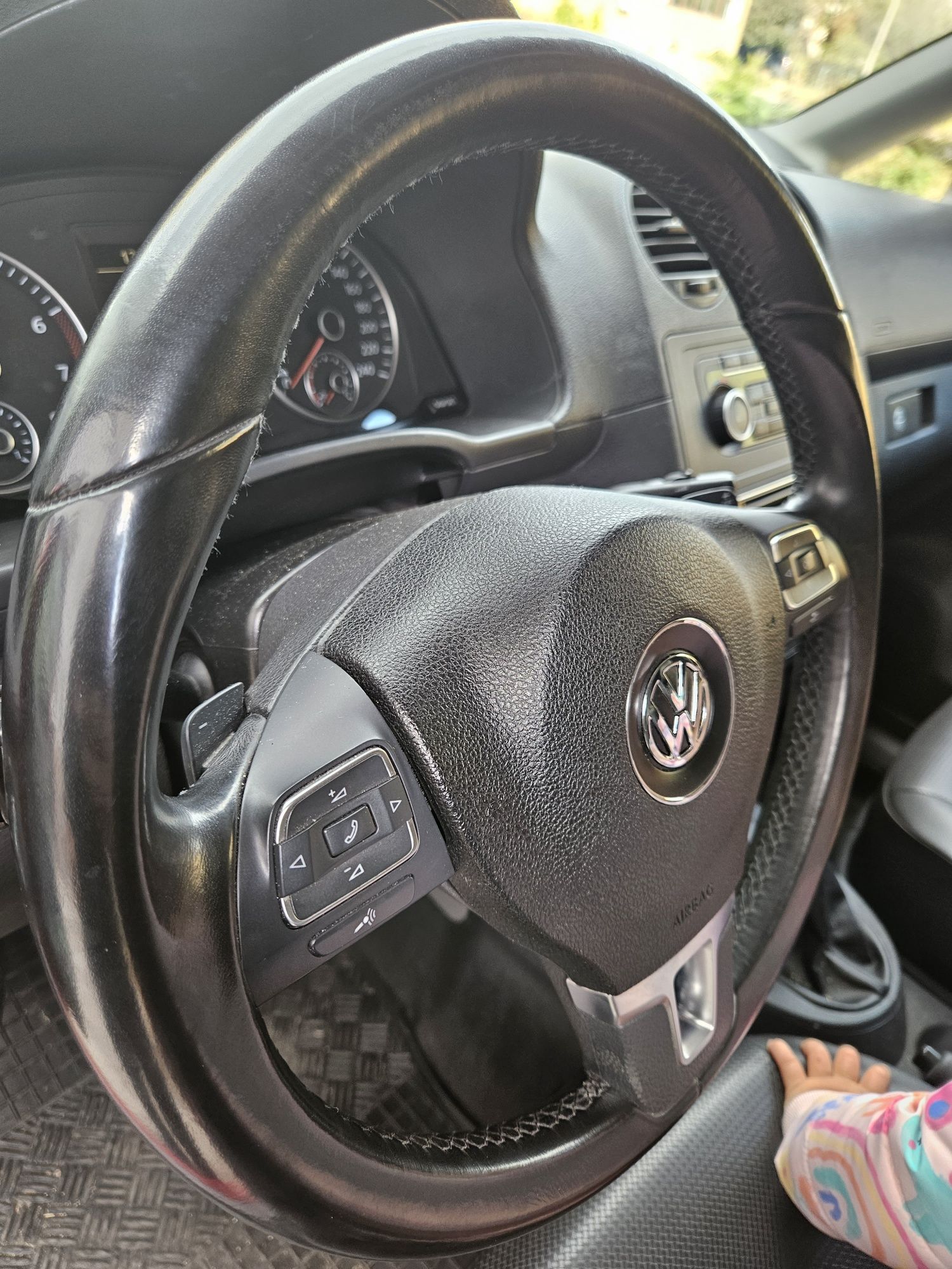 Мулти волан с пера за Vw golf 6