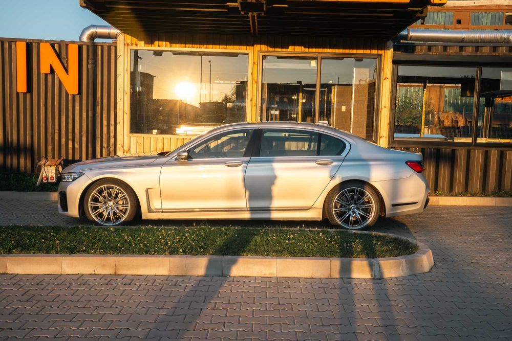 BMW seria 7 G12 740i