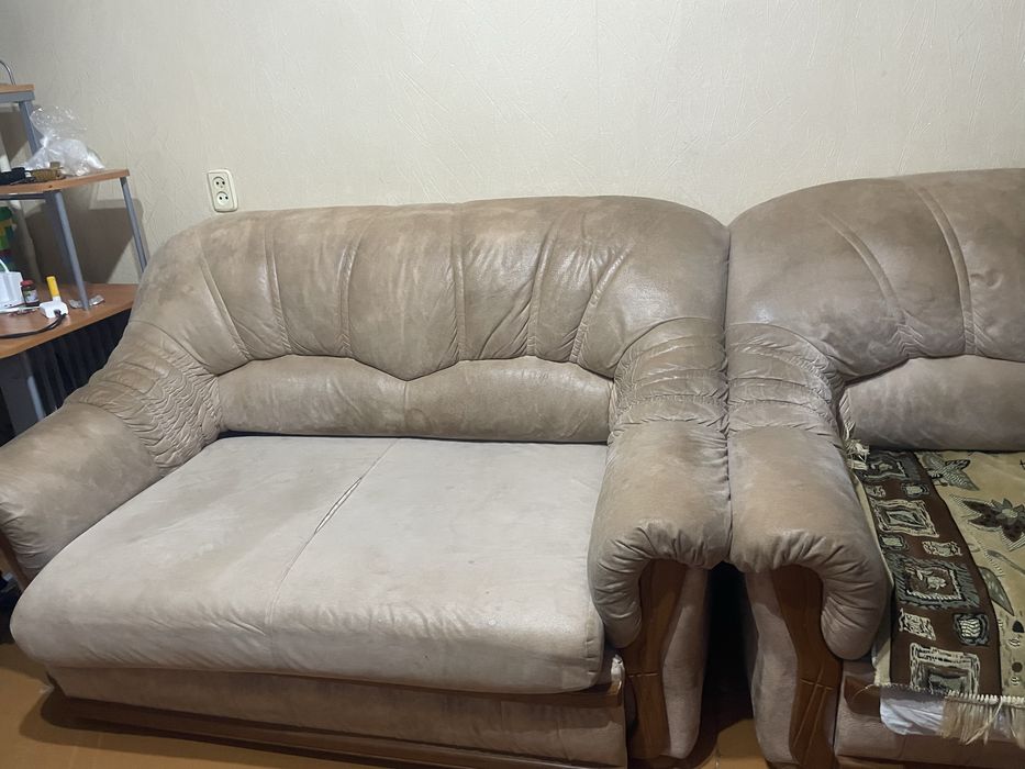 Продам диваны с креслом б/у