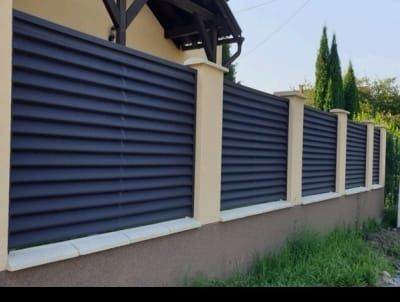 Meseriași în domeniul garduri și porți structuri din metal