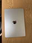 MacBook M2 chipli 
2022 yil 
8/256 xotira 
99% yomkist
69marta zaryadl