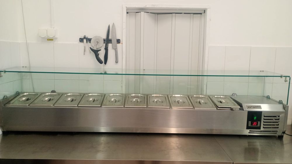 Vitrina rece saladeta cu 10 gn-uri 1/4 incluse