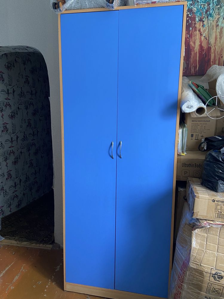 Продам двухярусную кровать и шкафы