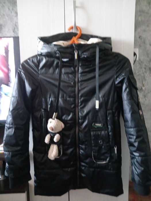 Продам детскую куртку