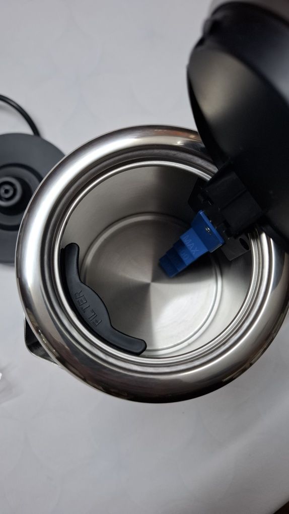 Електрическа кана WMF KITCHENminis Cromargan 0.8л,1800w