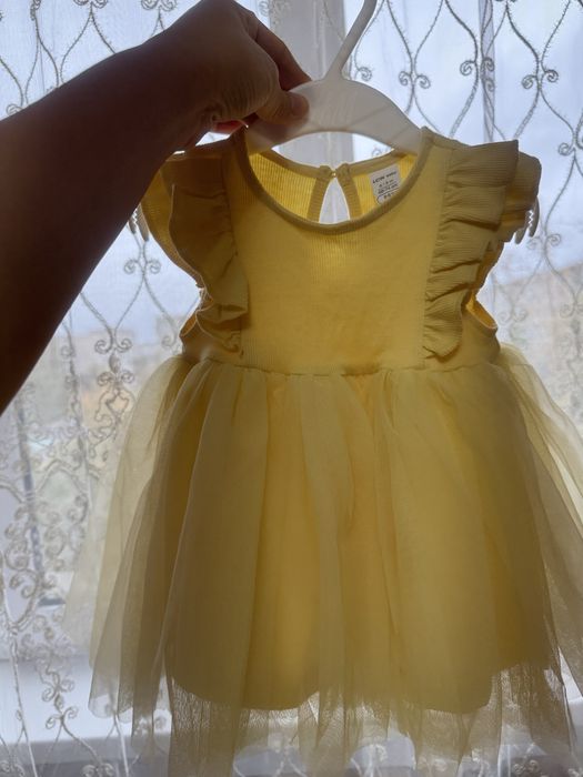 Продам новое платье. Цена 5000 т. Подставка от шара в подарок.