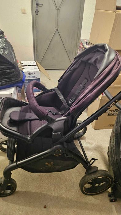 Бебешка количка        .