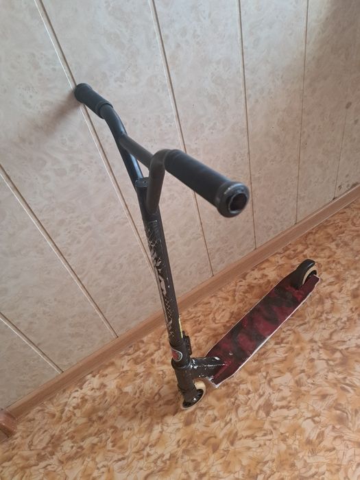 Продам трюковой самокат.