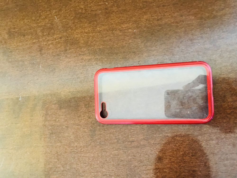 Продавам IPhone 7
