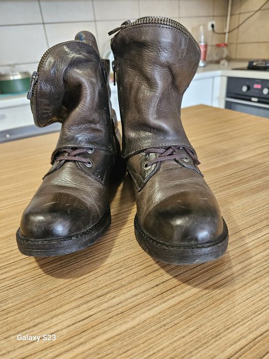 Ghete piele.marimea 38.200 lei