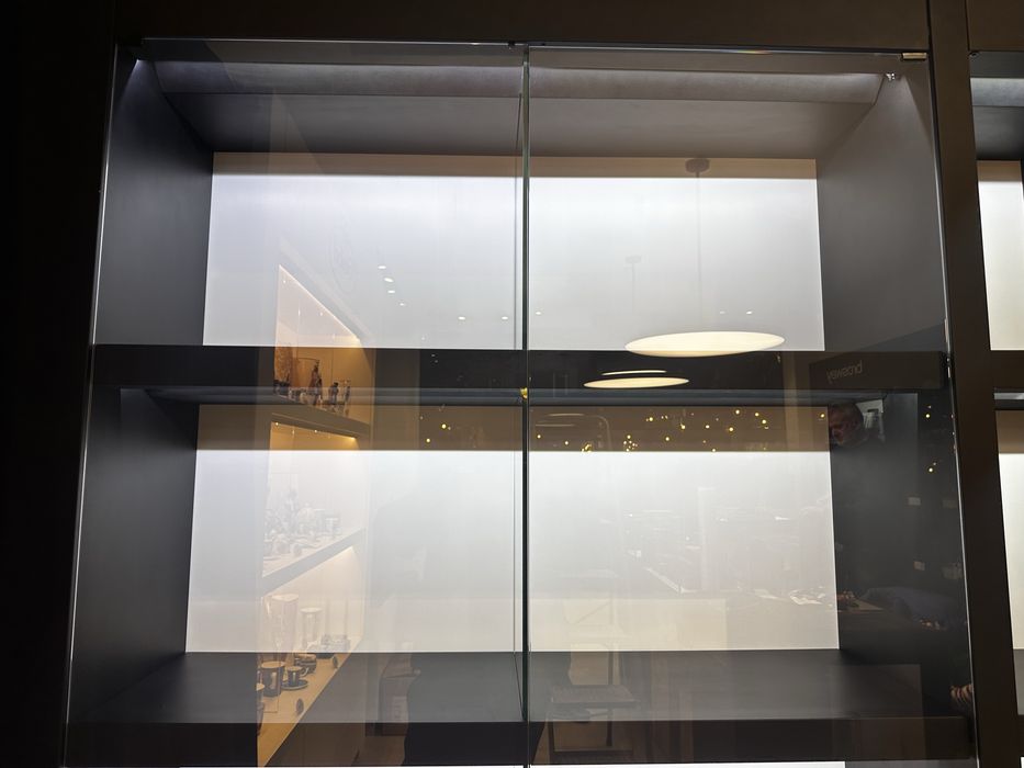 Висок клас модулна витрина с LED –– 1200 лв.