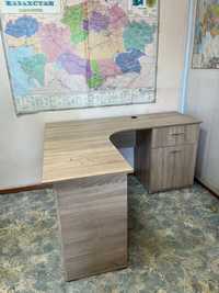 Угловой стол со шкафом