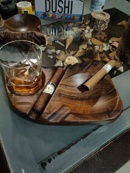 Пепелник за пури с място за чаша