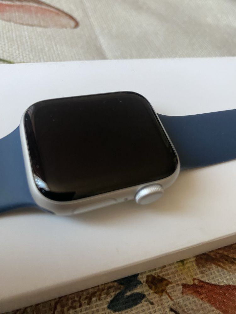 Нов Apple watch SE 40mm