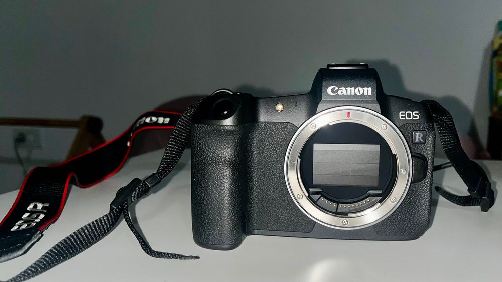 Canon EOS R Cameră Foto Mirrorless 30,3 MP FullFrame, încă în garanție
