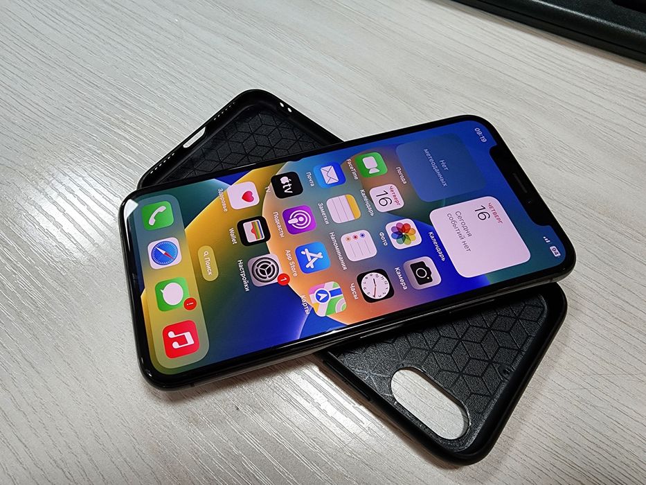 Iphone X LL/A 256Gb Продаю быстро, телефон ещё не открывался.