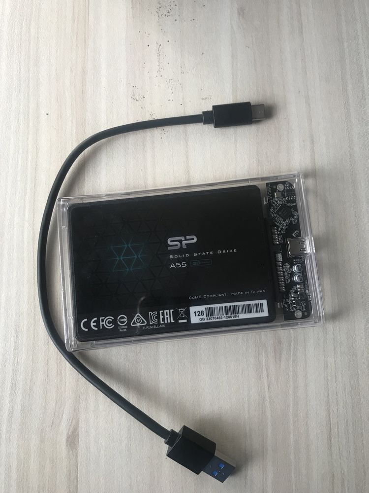 Външен хард диск,128gb.ssd