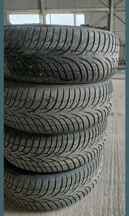 Anvelope iarna Nokian 500 lei toate 4