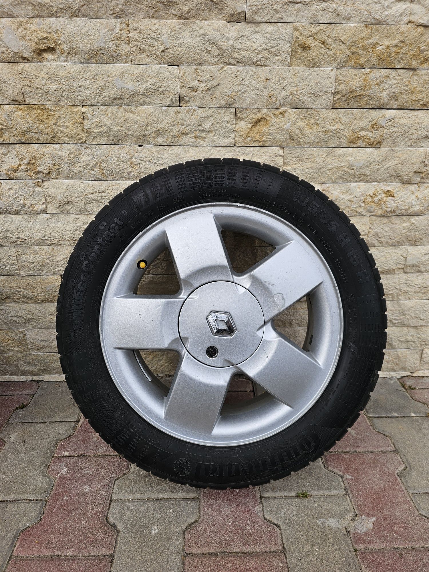 Jante 15" 4x100 originale Renault, echipate cu anvelope de vară