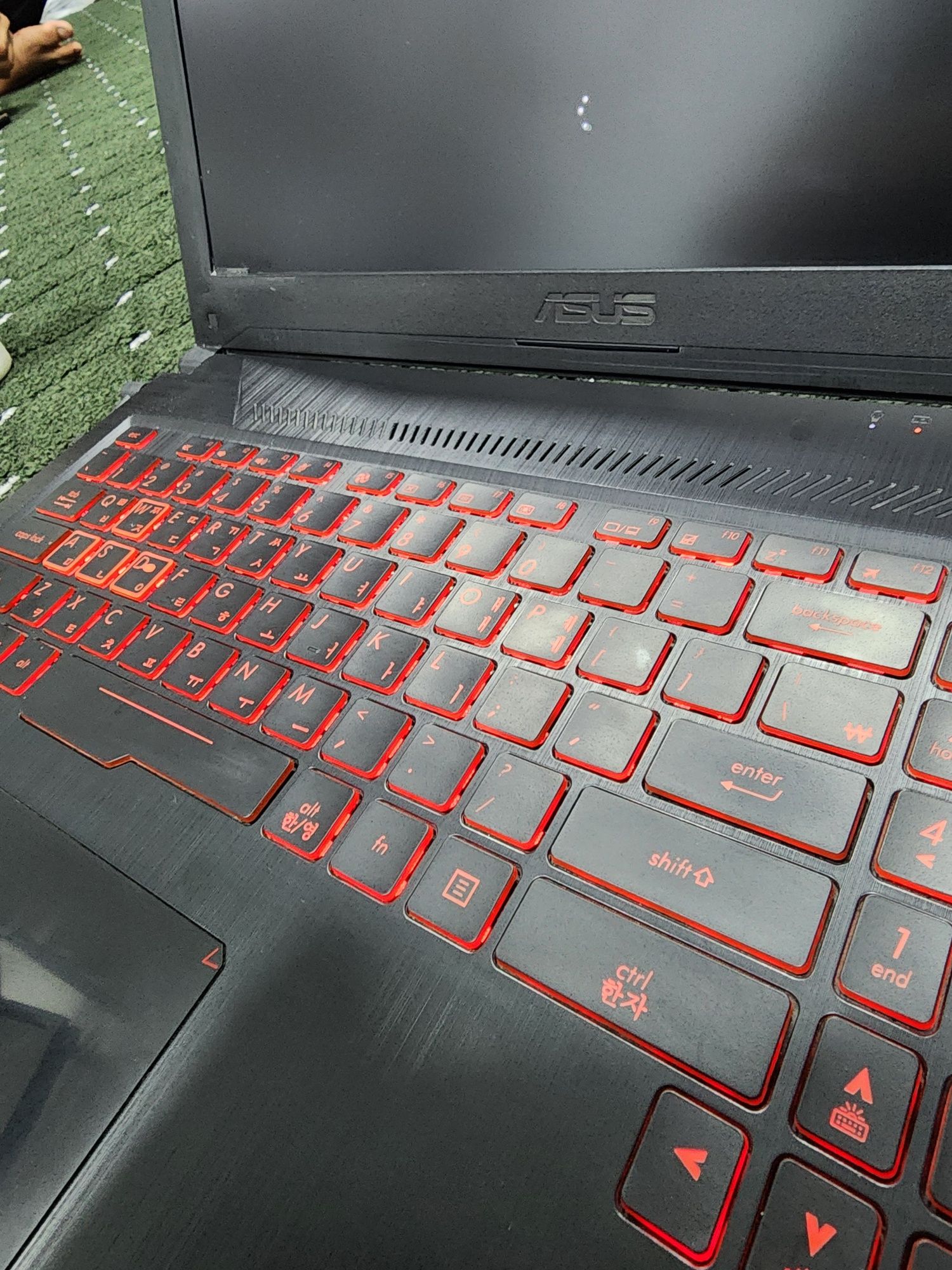 Asus tuf gaming 16/512. Gtx 1050 4gb video karta.