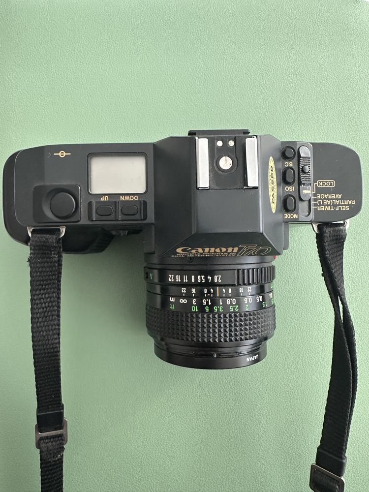 Aparat foto Canon T70
